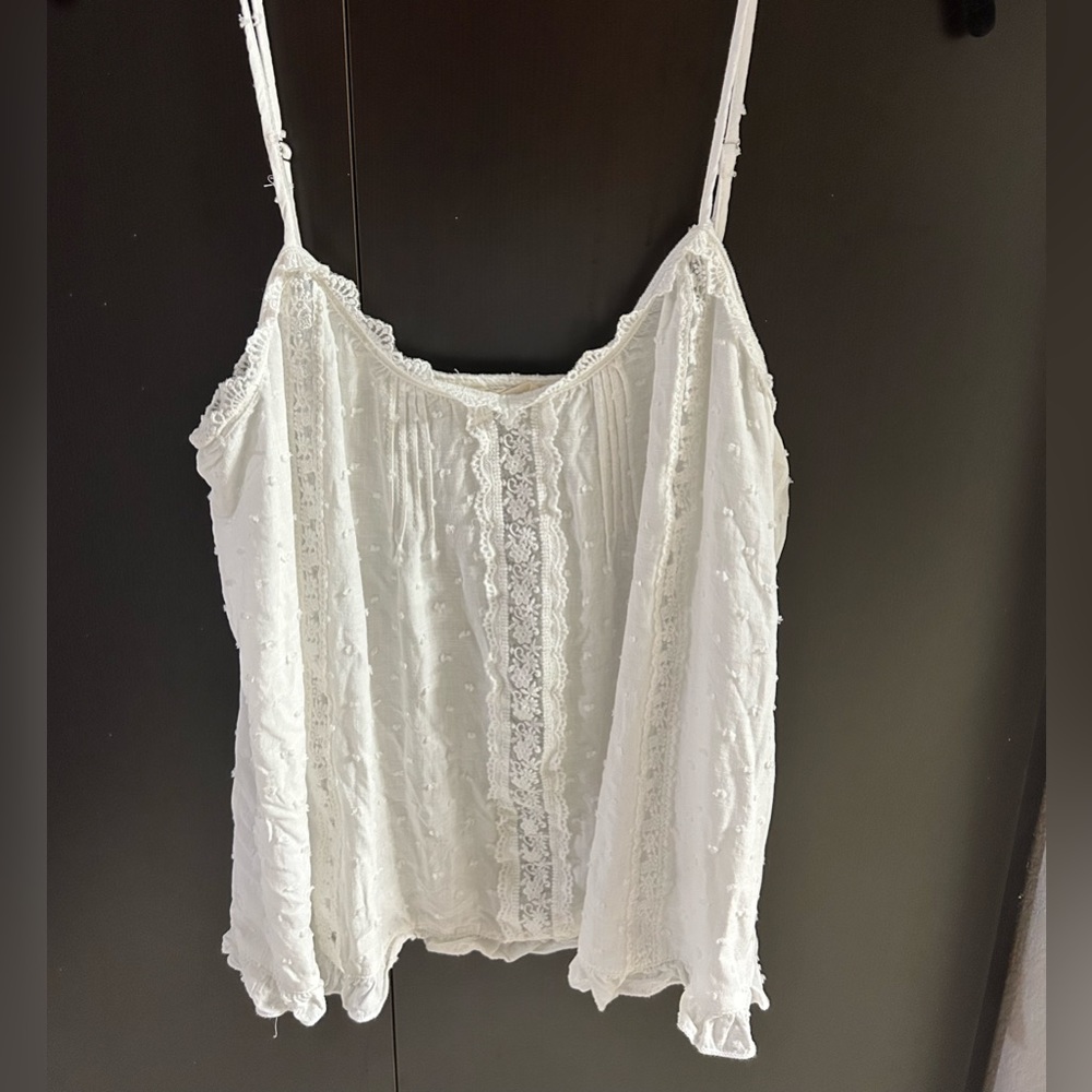 White lace tank top